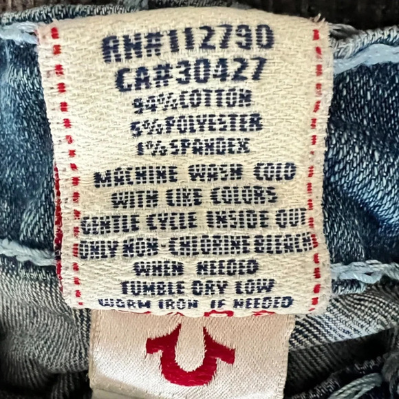 True Religion Jayde Super T Raw Hem Denim Shorts Size 27 EUC - Picture 7 of 8